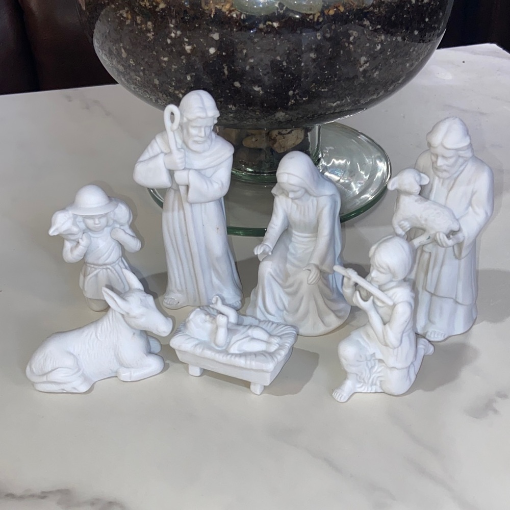 Enesco White Nativity Figurine Set 7pcs